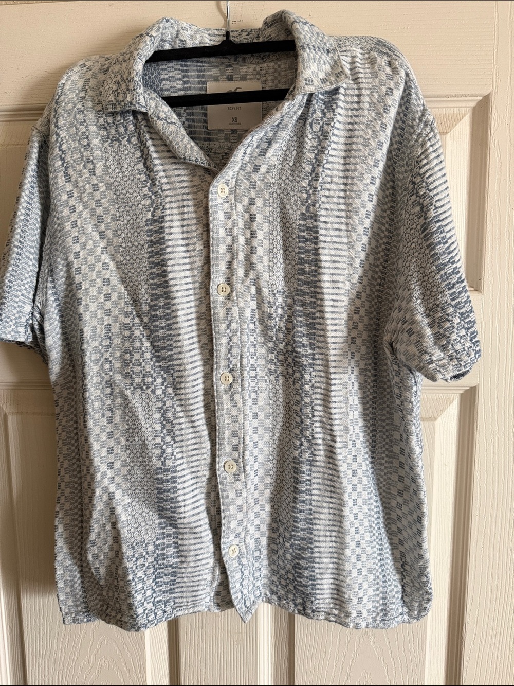 Hollister Light Blue & White Short-Sleeve Button-Down Shirt